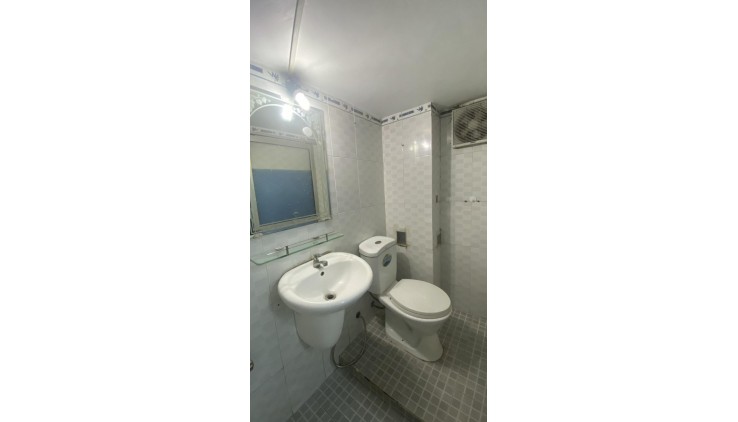 NHÀ HÓT- NGAY NGÃ TƯ 4 XÃ -  44M2 ( 4 x 11 ) - 2 TẦNG - 2PN - 2WC - CHỈ 3,7 TỶ